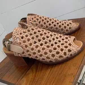 Veracruz Hive & Honey Woven Sandals